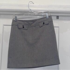🔥 Black and White ANN TAYLOR LOFT Skirt - Size 2
